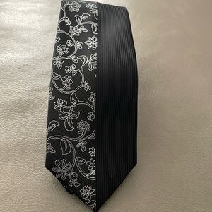 Virtuose floral colour block style tie CB